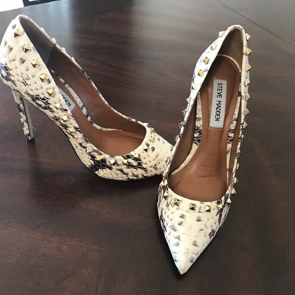 steve madden snakeskin pumps